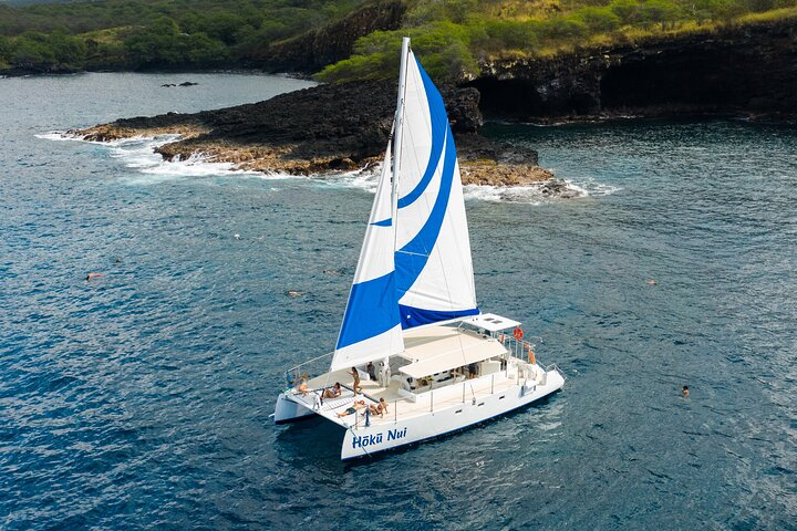 Afternoon Sail & Snorkel to the Captain Cook Monument - Photo 1 of 7